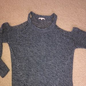 Willow & Clay cold shoulder sweater Size M